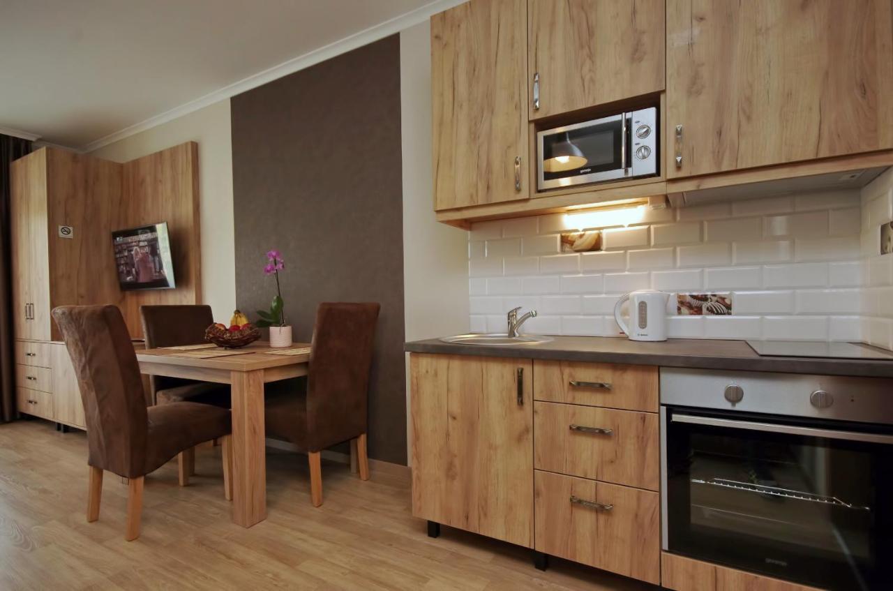 Almasy Apartmanhaz Gyula Exterior foto